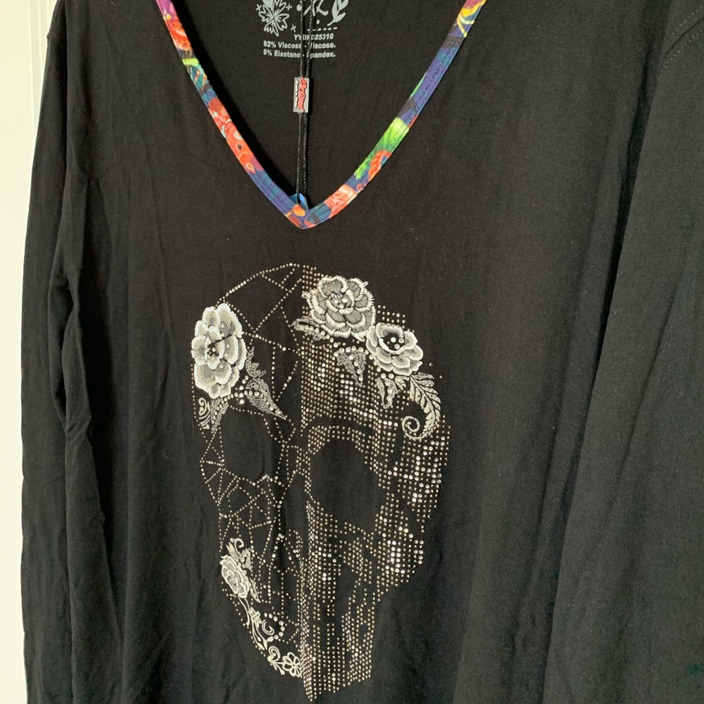 Skull tunic - Picture 3 of 4